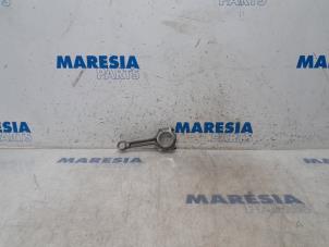 Used Connecting rod Renault Clio IV (5R) 0.9 Energy TCE 90 12V Price € 25,00 Margin scheme offered by Maresia Parts