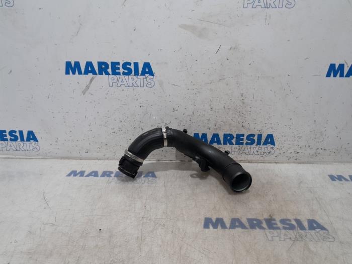 Używane Przewód Turbo Renault Clio IV (5R) 0.9 Energy TCE 90 12V Cena € 30,00 Procedura marży oferowane przez Maresia Parts