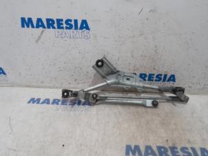 Used Wiper mechanism Fiat Punto III (199) 0.9 TwinAir Turbo 100 Price € 40,00 Margin scheme offered by Maresia Parts