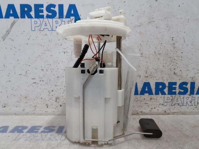 Electric fuel pump from a Fiat Punto III (199) 0.9 TwinAir Turbo 100 2014