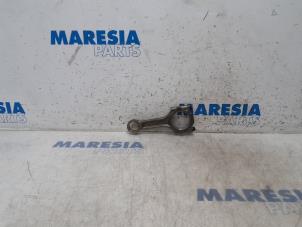 Usados Biela Lancia Delta (844) 1.6 D Multijet 16V 120 Precio € 35,00 Norma de margen ofrecido por Maresia Parts