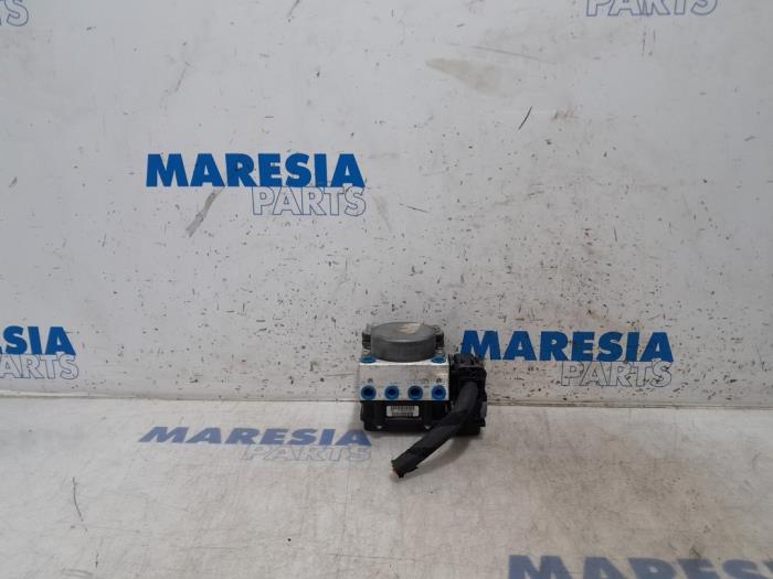Begagnade ABS-pump Fiat Punto III (199) 0.9 TwinAir Turbo 100 Pris € 157,50 Marginaltabell erbjuds av Maresia Parts