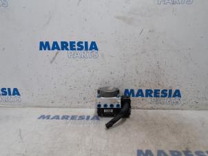Used ABS pump Fiat Punto III (199) 0.9 TwinAir Turbo 100 Price € 157,50 Margin scheme offered by Maresia Parts