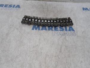 Gebrauchte Kipphebel Lancia Delta (844) 1.6 D Multijet 16V 120 Preis € 50,00 Margenregelung angeboten von Maresia Parts