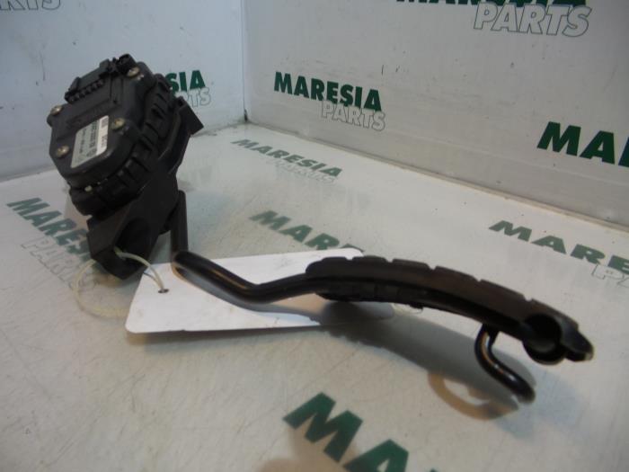 Begagnade Gaspedalsensor Renault Laguna II (BG) 1.9 dCi 100 Pris € 40,00 Marginaltabell erbjuds av Maresia Parts