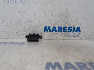 Used Parking brake switch Citroen C4 Grand Picasso (3A) 1.6 BlueHDI 115 Price € 35,00 Margin scheme offered by Maresia Parts