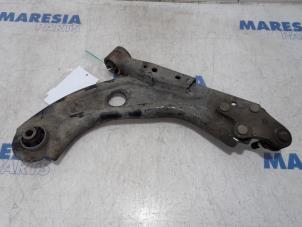 Used Front lower wishbone, left Citroen C4 Grand Picasso (3A) 1.6 BlueHDI 115 Price € 35,00 Margin scheme offered by Maresia Parts