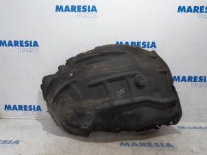 Used Wheel arch liner Renault Scénic III (JZ) 1.4 16V TCe 130 Price € 25,00 Margin scheme offered by Maresia Parts