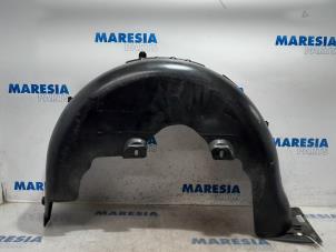 Usagé Passage de roue Opel Vivaro 2.0 CDTI 122 Prix € 42,35 Prix TTC proposé par Maresia Parts