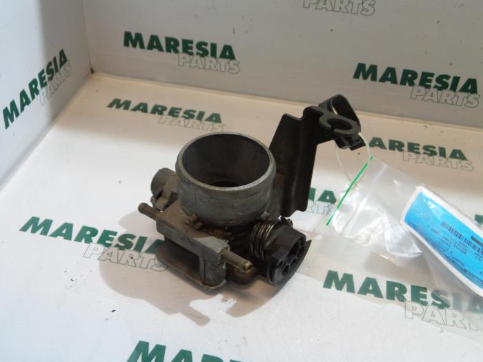 Gebrauchte Drosselklappengehäuse Lancia Delta (836) 1.6 16V HPE Preis € 40,00 Margenregelung angeboten von Maresia Parts