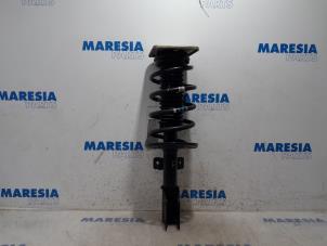 Gebrauchte Stoßdämpferstrebe rechts vorne Opel Vivaro 2.0 CDTI 122 Preis € 127,05 Mit Mehrwertsteuer angeboten von Maresia Parts