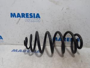 Used Rear coil spring Opel Vivaro 2.0 CDTI 122 Price € 60,50 Inclusive VAT offered by Maresia Parts