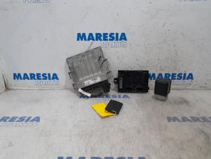 Used Engine management computer Renault Captur (2R) 1.2 TCE 16V EDC Price € 315,00 Margin scheme offered by Maresia Parts