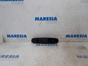 Used Multi-functional window switch Fiat Punto III (199) 0.9 TwinAir Turbo 100 Price € 25,00 Margin scheme offered by Maresia Parts