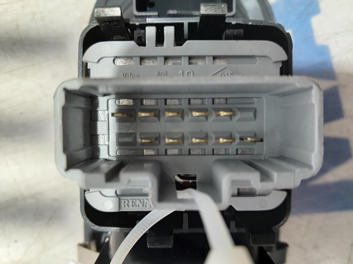 Multi-functional window switch from a Renault Twingo II (CN) 1.2 16V 2010