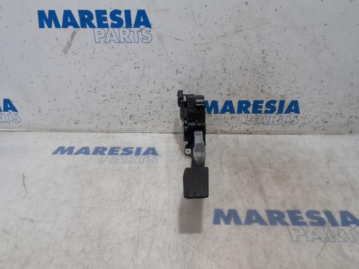 Begagnade Gaspedalsensor Renault Twingo II (CN) 1.2 16V Pris € 19,95 Marginaltabell erbjuds av Maresia Parts