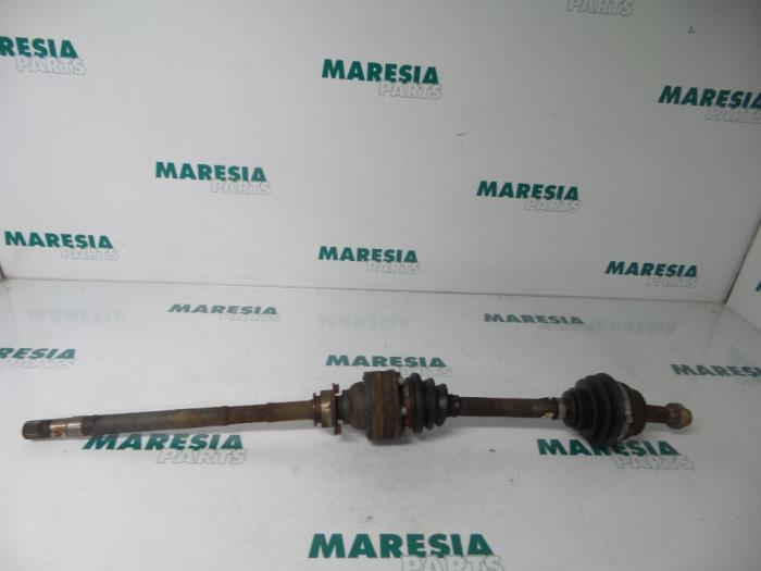 Front drive shaft, right from a Fiat Multipla (186) 1.9 JTD 110 2001