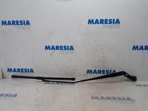 Used Front wiper arm Peugeot Boxer (U9) 2.2 HDi 110 Euro 5 Price € 30,25 Inclusive VAT offered by Maresia Parts