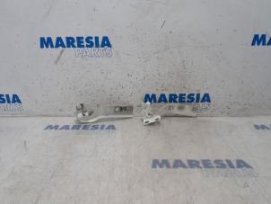 Used Bonnet Hinge Peugeot Boxer (U9) 2.2 HDi 110 Euro 5 Price € 30,25 Inclusive VAT offered by Maresia Parts