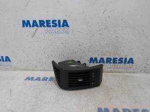 Used Dashboard vent Peugeot Boxer (U9) 2.2 HDi 110 Euro 5 Price € 24,20 Inclusive VAT offered by Maresia Parts