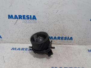 Used Heating and ventilation fan motor Peugeot Boxer (U9) 2.2 HDi 110 Euro 5 Price € 60,50 Inclusive VAT offered by Maresia Parts