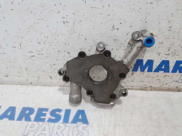 Oil pump from a Fiat Panda (312) 0.9 TwinAir 65 2014