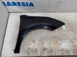 Used Front wing, right Peugeot 5008 I (0A/0E) 1.6 HDiF 16V Price € 80,00 Margin scheme offered by Maresia Parts