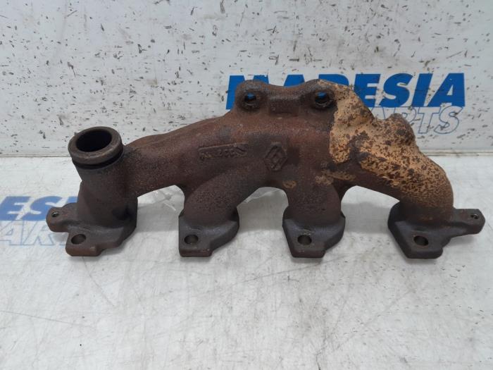 Exhaust manifold from a Renault Kangoo Express (FW) 1.5 dCi 75 FAP 2013