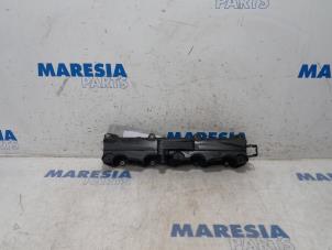 Usados Tapa de válvulas Peugeot 307 Break (3E) 1.6 16V Precio € 15,00 Norma de margen ofrecido por Maresia Parts