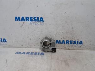 Usados Cuerpo de válvula de mariposa Peugeot 307 Break (3E) 1.6 16V Precio € 50,00 Norma de margen ofrecido por Maresia Parts