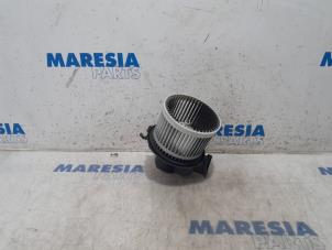 Usados Motor de ventilador de calefactor Fiat 500 (312) 1.4 16V Precio € 25,00 Norma de margen ofrecido por Maresia Parts