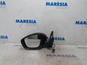 Used Wing mirror, left Peugeot 308 SW (L4/L9/LC/LJ/LR) 1.6 BlueHDi 120 Price € 75,00 Margin scheme offered by Maresia Parts