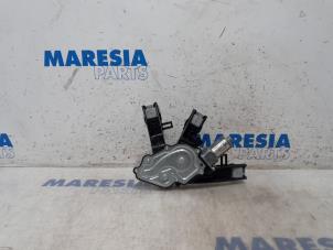 Used Rear wiper motor Peugeot 308 SW (L4/L9/LC/LJ/LR) 1.6 BlueHDi 120 Price € 25,00 Margin scheme offered by Maresia Parts