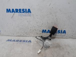 Used Rear seatbelt buckle, left Peugeot 308 SW (L4/L9/LC/LJ/LR) 1.6 BlueHDi 120 Price € 15,00 Margin scheme offered by Maresia Parts