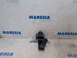 Used Rear seatbelt, left Fiat Punto III (199) 0.9 TwinAir Turbo 100 Price € 25,00 Margin scheme offered by Maresia Parts