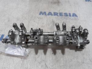 Used Rocker arm shaft Renault Modus/Grand Modus (JP) 1.2 16V Price € 75,00 Margin scheme offered by Maresia Parts