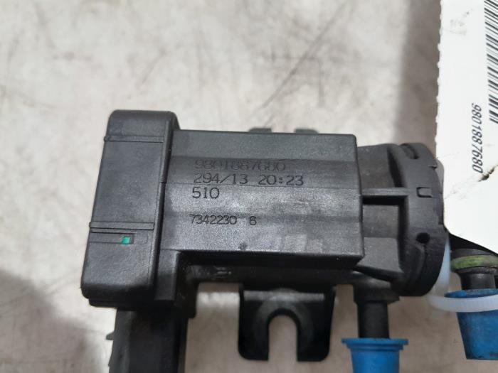 Turbodruckregler van een Peugeot Expert (G9) 1.6 HDi 90 2014