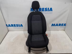 Używane Fotel prawy Citroen C-Elysee (DD) 1.2 Vti 82 12V Cena € 210,00 Procedura marży oferowane przez Maresia Parts