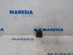 Used Water pump Renault Scénic III (JZ) 1.4 16V TCe 130 Price € 25,00 Margin scheme offered by Maresia Parts