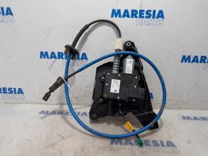 Used Parking brake mechanism Peugeot 5008 I (0A/0E) 1.6 HDiF 16V Price € 210,00 Margin scheme offered by Maresia Parts