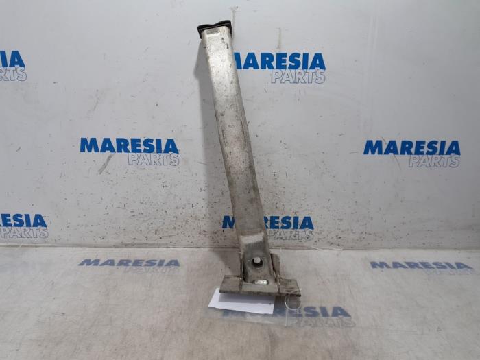 Used Subframe Peugeot 5008 I (0A/0E) 1.6 HDiF 16V Price € 25,00 Margin scheme offered by Maresia Parts