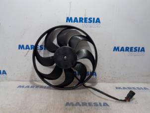 Usagé Ventilateur moteur Citroen C4 Grand Picasso (3A) 1.6 BlueHDI 120 Prix € 50,00 Règlement à la marge proposé par Maresia Parts