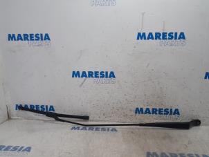 Used Front wiper arm Peugeot Partner Tepee (7A/B/C/D/E/F/G/J/P/S) 1.6 HDiF 90 16V Phase 1 Price € 18,15 Inclusive VAT offered by Maresia Parts