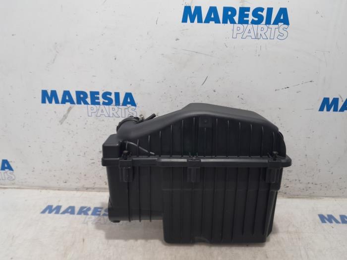 Begagnade Luftfilterhus Peugeot 208 I (CA/CC/CK/CL) 1.2 Vti 12V PureTech 82 Pris € 19,95 Marginaltabell erbjuds av Maresia Parts