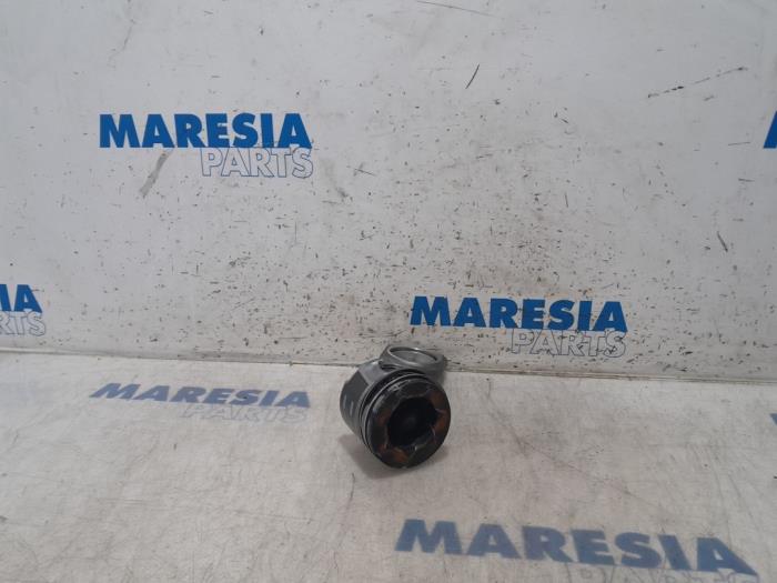 Gebrauchte Pleuelstange Citroen C4 Grand Picasso (3A) 1.6 BlueHDI 115 Preis € 50,00 Margenregelung angeboten von Maresia Parts
