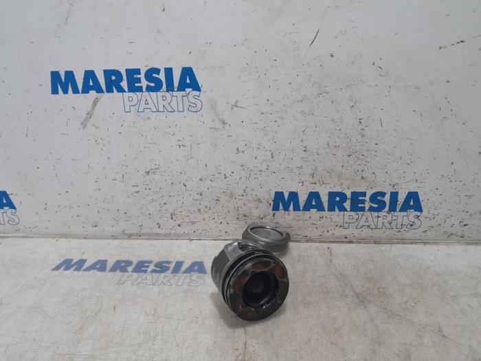 Gebrauchte Pleuelstange Citroen C4 Grand Picasso (3A) 1.6 BlueHDI 115 Preis € 50,00 Margenregelung angeboten von Maresia Parts