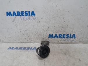 Used Connecting rod Renault Captur (2R) 1.5 Energy dCi 110 FAP Price € 75,00 Margin scheme offered by Maresia Parts