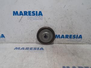 Used Crankshaft pulley Renault Captur (2R) 1.5 Energy dCi 110 FAP Price € 25,00 Margin scheme offered by Maresia Parts