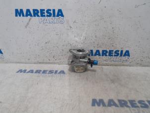 Used Vacuum pump (diesel) Renault Captur (2R) 1.5 Energy dCi 110 FAP Price € 30,00 Margin scheme offered by Maresia Parts