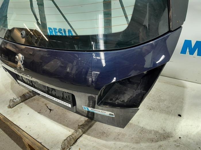Tailgate from a Peugeot 308 (L3/L8/LB/LH/LP) 1.2 12V e-THP PureTech 110 2015